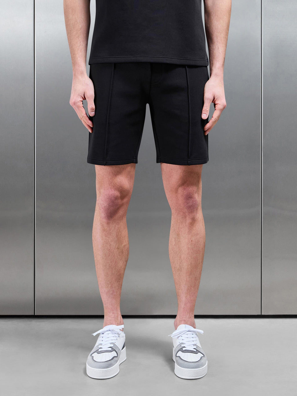 Everyday Luxe Short in Black