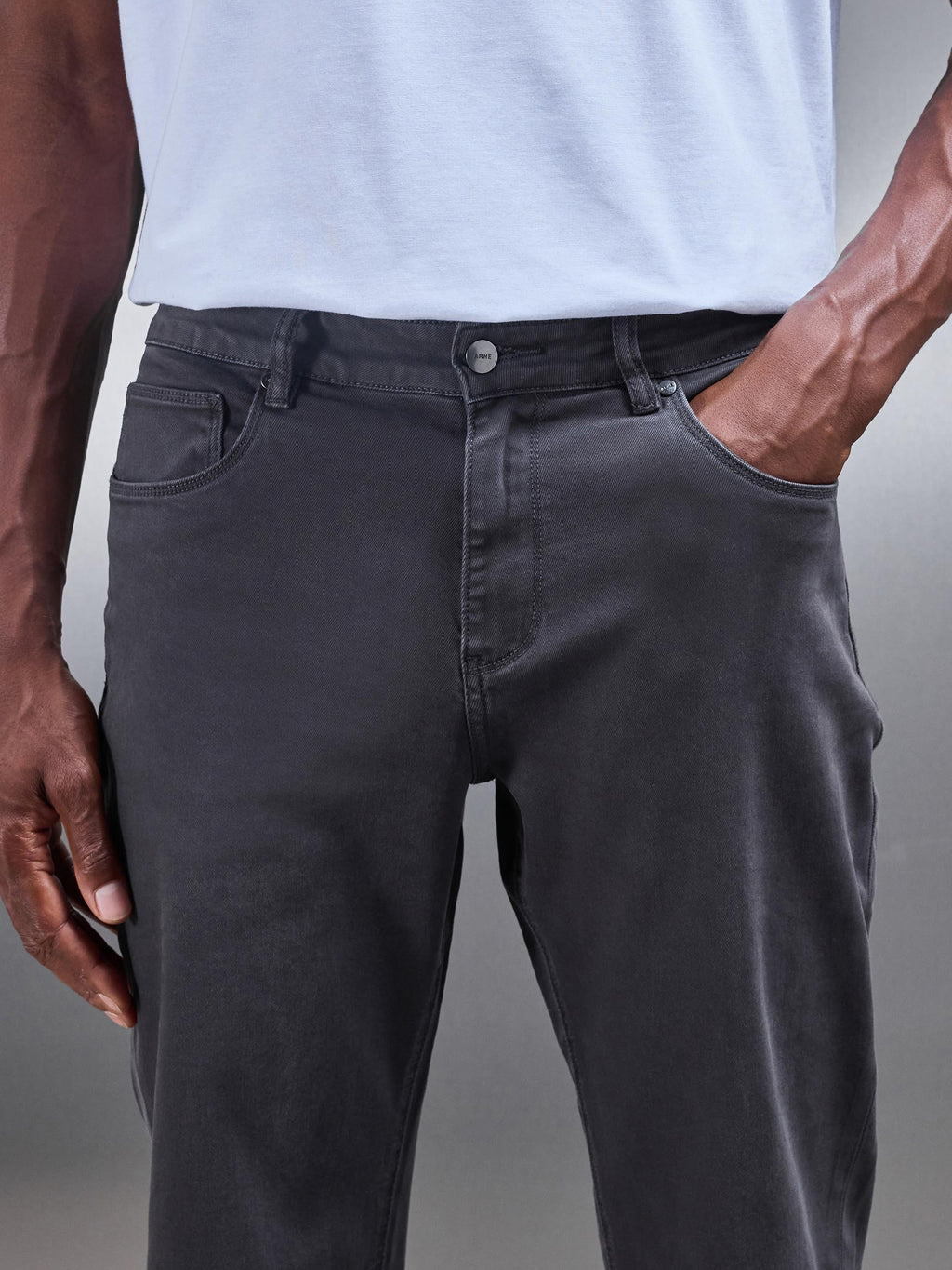 Straight Leg Denim Jeans in Grey